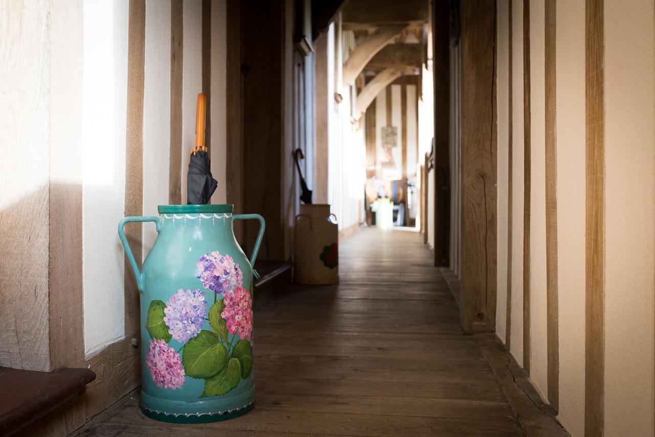 บีแอนด์บี เลอ โคล่ ดู ฟาร์ Bed & Breakfast Saint-Samson-de-la-Roque ภายนอก รูปภาพ