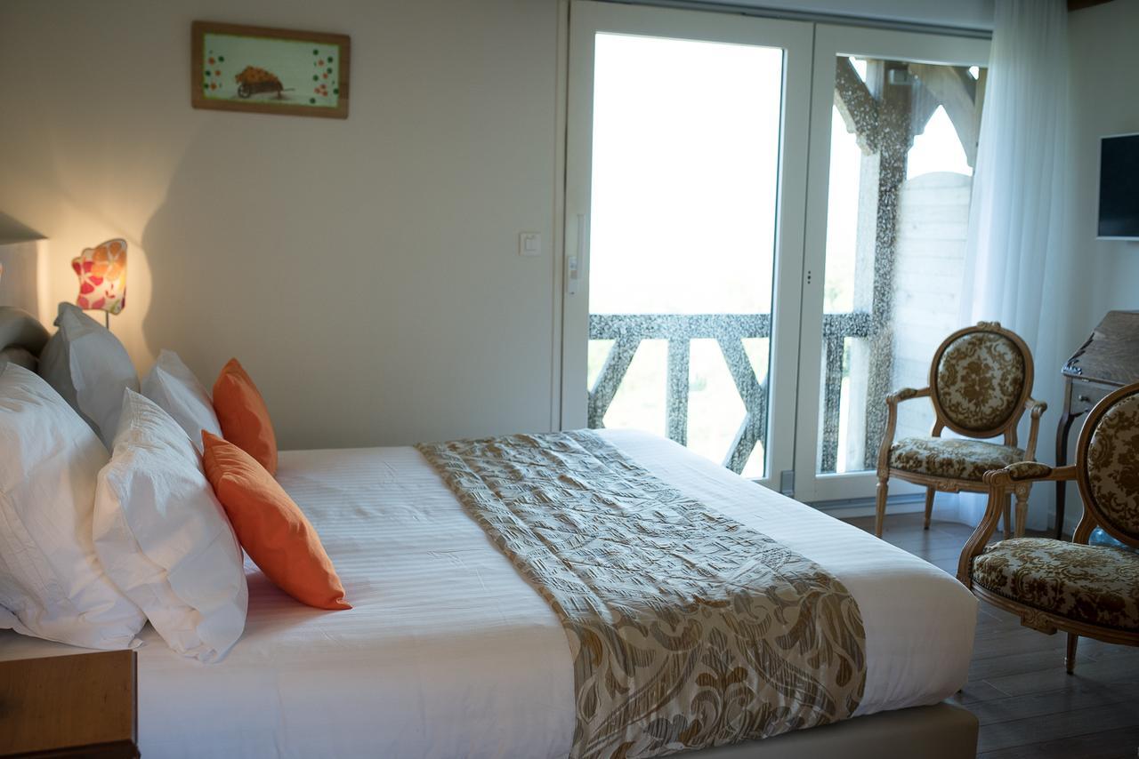 บีแอนด์บี เลอ โคล่ ดู ฟาร์ Bed & Breakfast Saint-Samson-de-la-Roque ภายนอก รูปภาพ