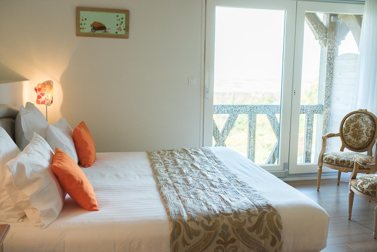 บีแอนด์บี เลอ โคล่ ดู ฟาร์ Bed & Breakfast Saint-Samson-de-la-Roque ภายนอก รูปภาพ